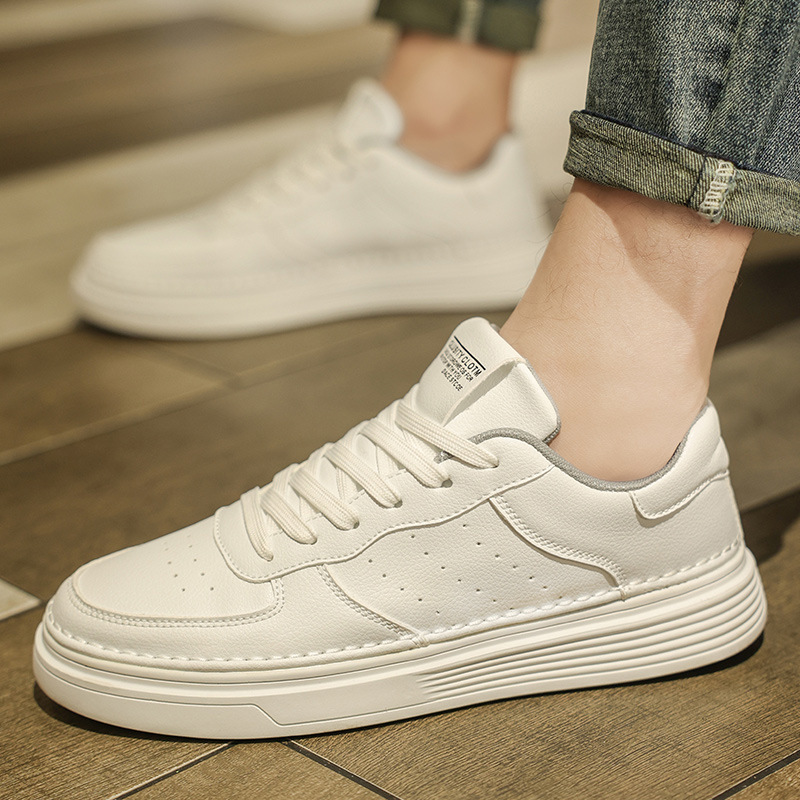 Pequeños zapatos blancos de verano zapatos transpirables de hombre zapatos de cuero casuales de alto nivel para hombres zapatos de skate de moda