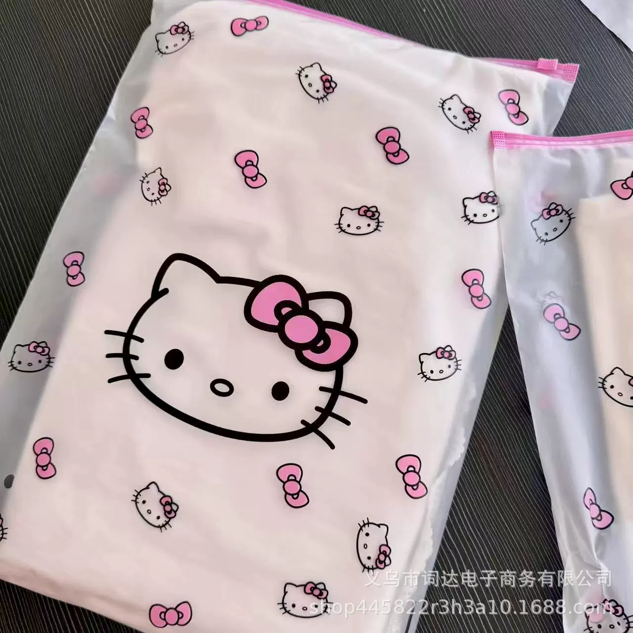Hello kitty, storage bag for traveling, underwear, uniform, container, suitcase