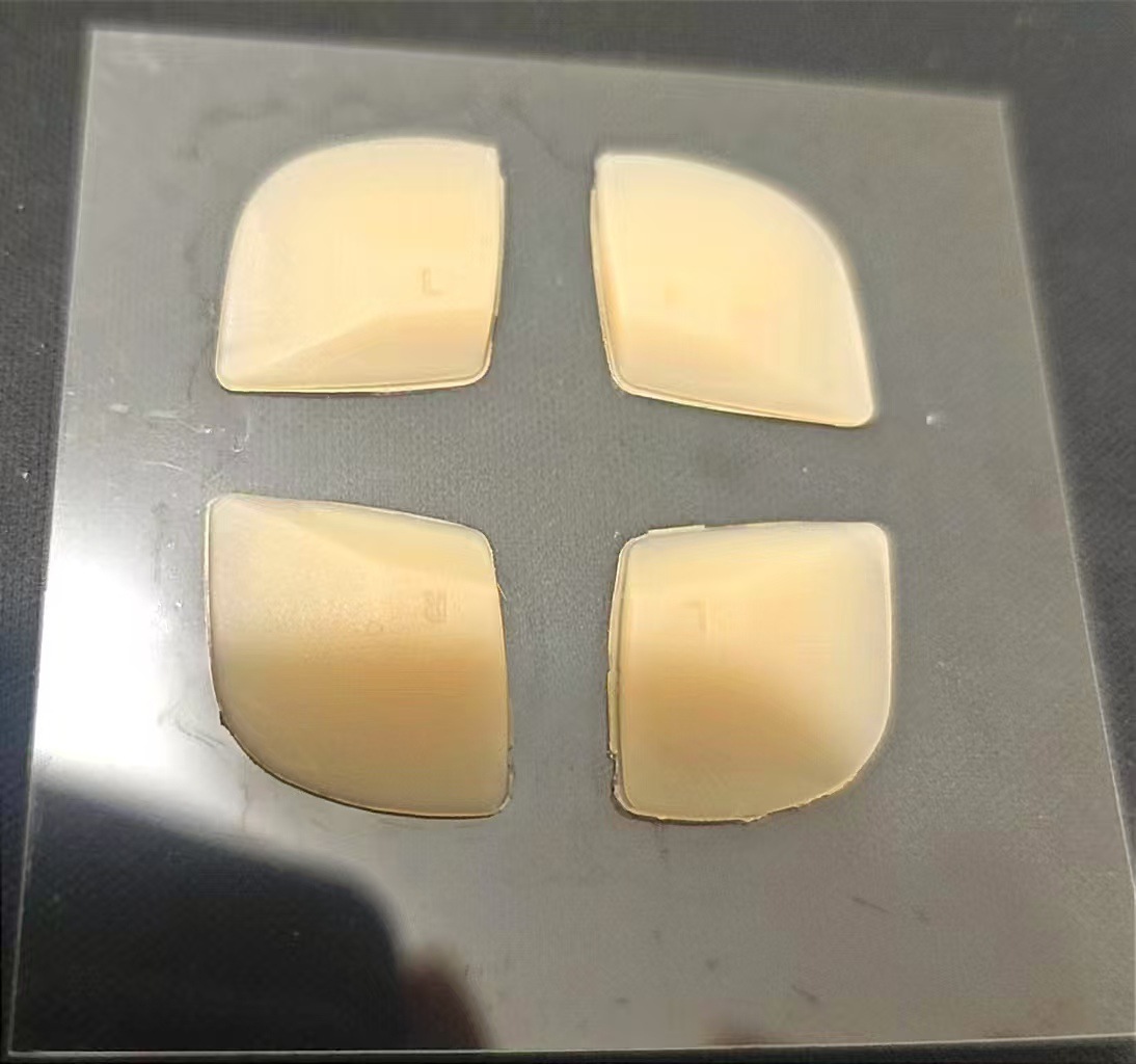 Chip de silicona pequeño (1 hoja de 4 pegados)