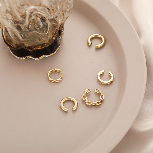 Creative minimalist earless stud earring set with five pieces, personalized golden chain hollow multi-layer C-shaped earrings for women