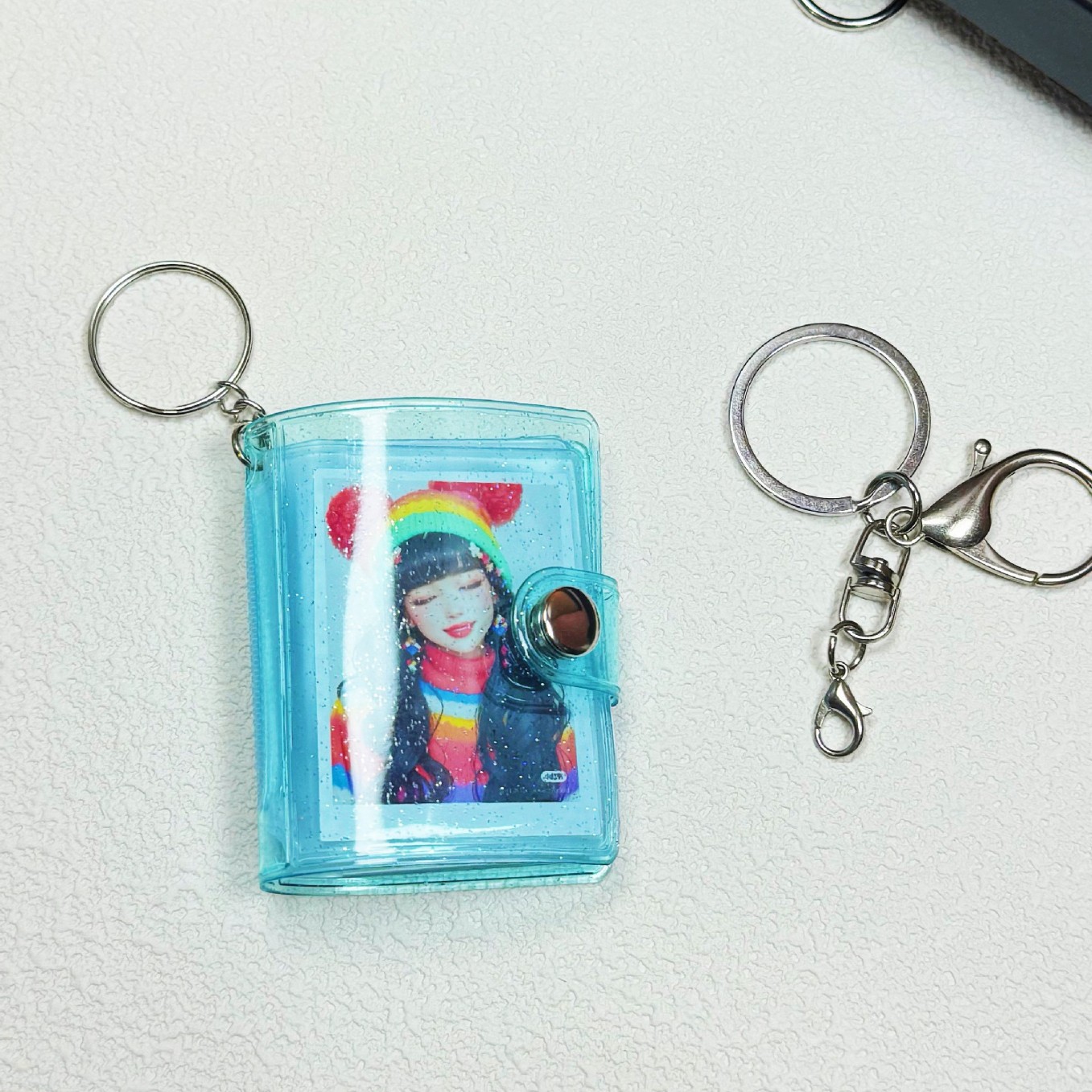 반짝이는 파란색