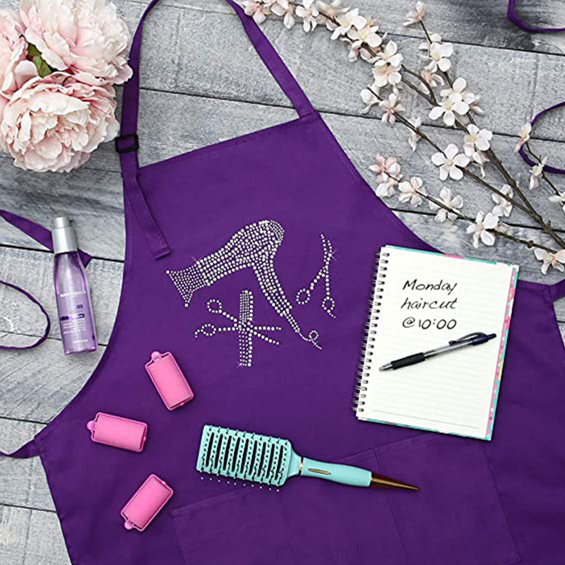 Delantal con cuello halter uniforme de Amazon con correas ajustables para los hombros, delantal de trabajo de peluquero con logo impreso a la moda, venta al por mayor