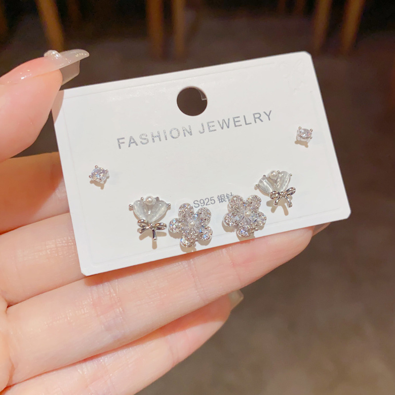 10g Weight 925 Sterling Silver Ear Needle Material 14K Gold Plated Plating Material Ear Studs Classification 1 Set Quantity Holiday, Daily Occasion Copper Material Flower Pattern Women's Gender Simple Style Style 1 Set Simple Style Flower Copper 14K Gold Plated Ear Studs 10
