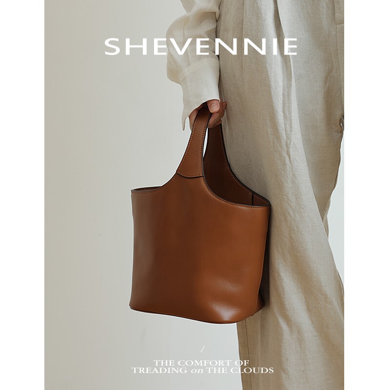 Genuine Leather Designer Tote Bag, Bucket Bag, Handbag, Women's Bag, Trendy, Versatile, Lightweight, Micro-Travel, Crossbody, Light Luxury Style