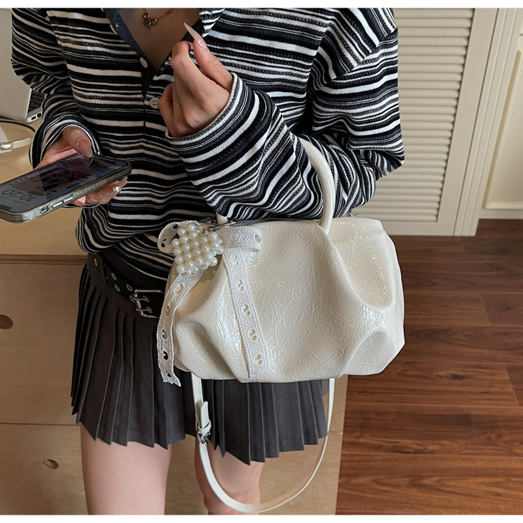 Fashionable tote bag, large-capacity underarm bag, 2025 new solid color texture women's bag, simple commuting bag, soft leather single-shoulder undefined