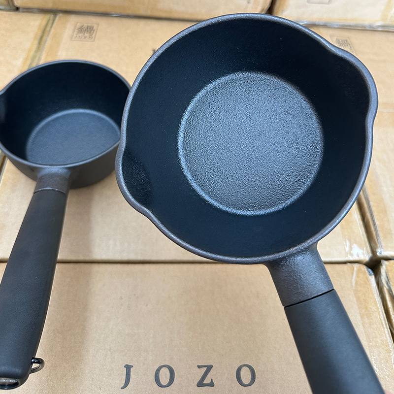 Anti-drip nozzle 550ml wholesale deep hot oil pan oil pouring small pot cast iron pot gas induction cooker household