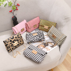 千鳥格豹紋印花單肩包小方包2024新款時尚潮流便捷鎖扣鏈條斜挎包