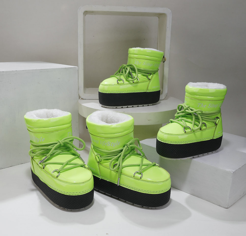 Inventario personalizado multi-color brillante padres niños niños hombres y mujeres nieve gruesa base espacio luna botas gruesas impermeables antideslizantes y cálidas