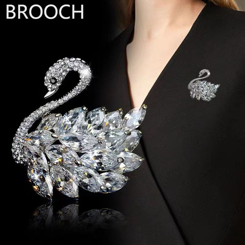 Swan brooch, high-end and premium sense, niche niche, retro corsage, Korean style anti-exposure pin, clothing accessories wholesale