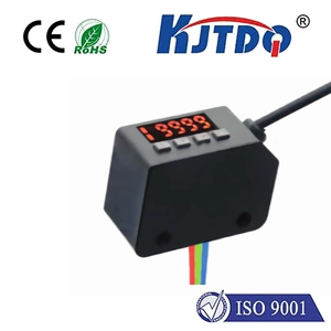 Датчик цвета цифрового дисплея KJT-YED02-WMR11 использует RGB Трехцветный источник света, с подробным цветовым разрешением