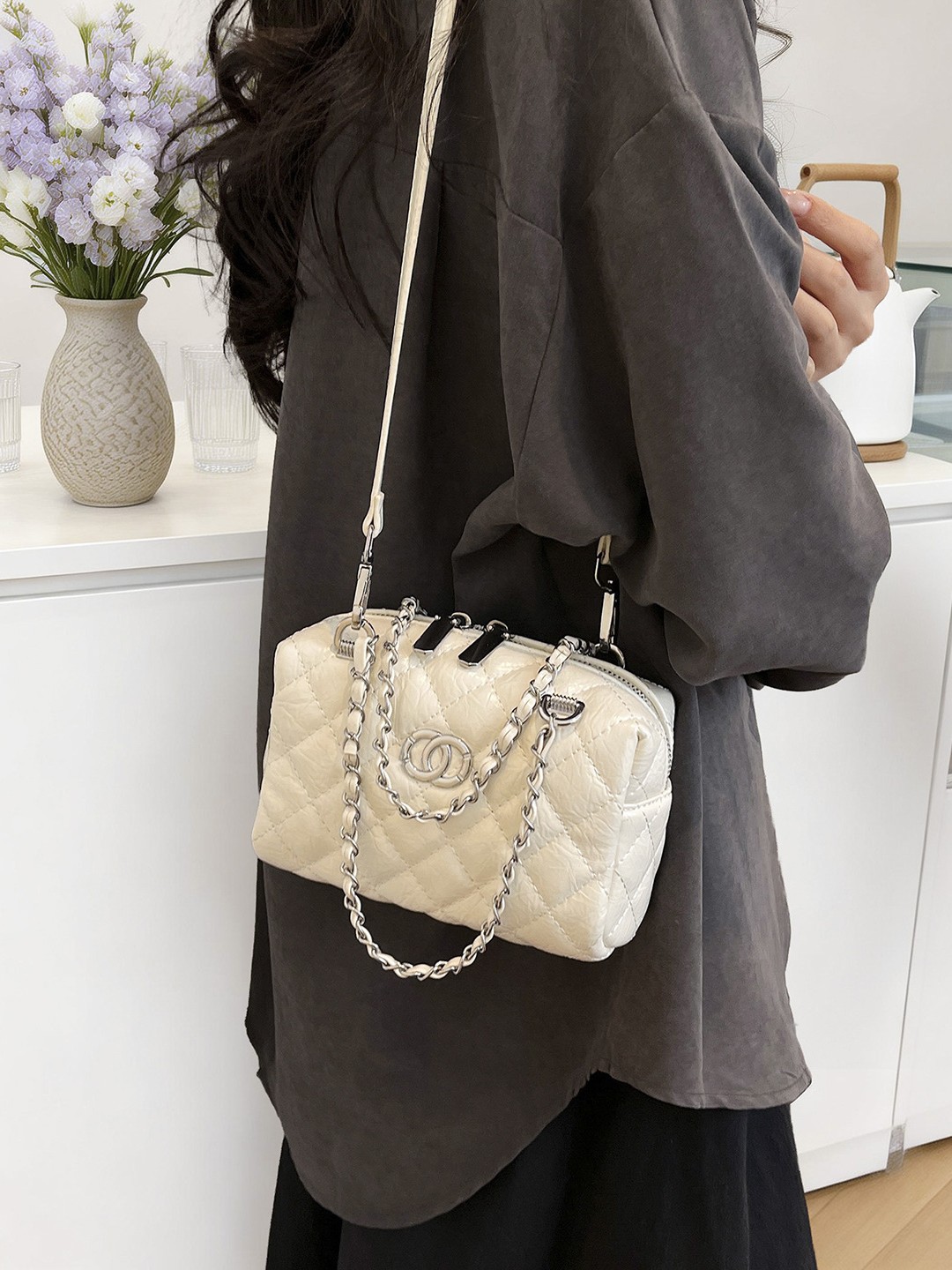 Moda francesa de cadena de diamante bolso de mano pequeño cuadrado de mujer pequeña fragancia alta sensación de lujo ligero bolso de hombro simple