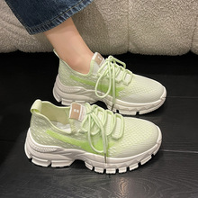 2023年夏季新款熒光綠運動鞋厚底增高透氣女單鞋流行爆款