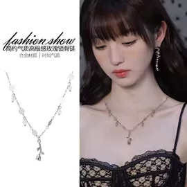 项链;耳钉;手链