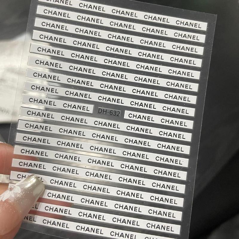 人気の新しいインターネットセレブの小さな香りのネイルアートステッカーロゴ日本製薄い靱帯粘着ネイルアクセサリー卸売ビッグブランド|undefined