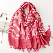 逸淘围巾棉麻手感厚款缎纹柔软仿扎染工艺粉色条纹流苏旅游披肩女