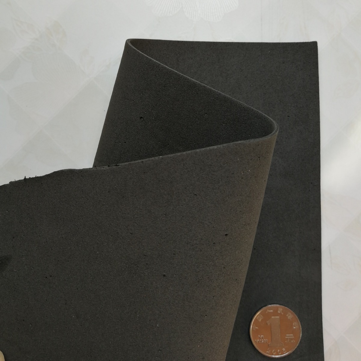 Baja de goma EVA, material de zapato reforzado, negro y blanco, suministro de stock al mismo precio