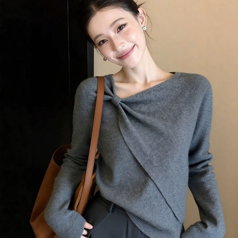 2026 Summer New Women's Long Sleeve Casual Top with Butterfly Knot Design, Slimming, Unique and Beautiful