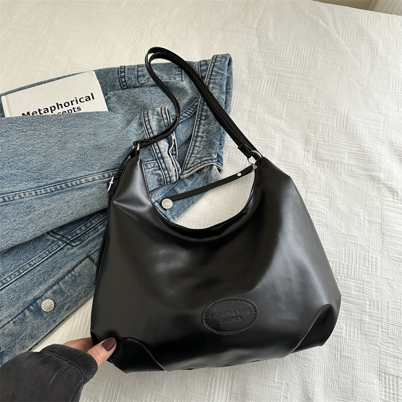 Mochila de moda coreana de invierno para mujeres 2024 nueva mochila de hombro simple de gran capacidad para mujeres