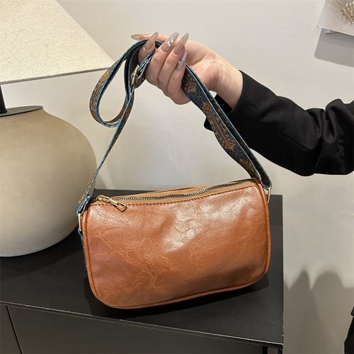 Soft leather texture large capacity casual bag 2024 spring new versatile Ins shoulder crossbody bag casual bag Korean version