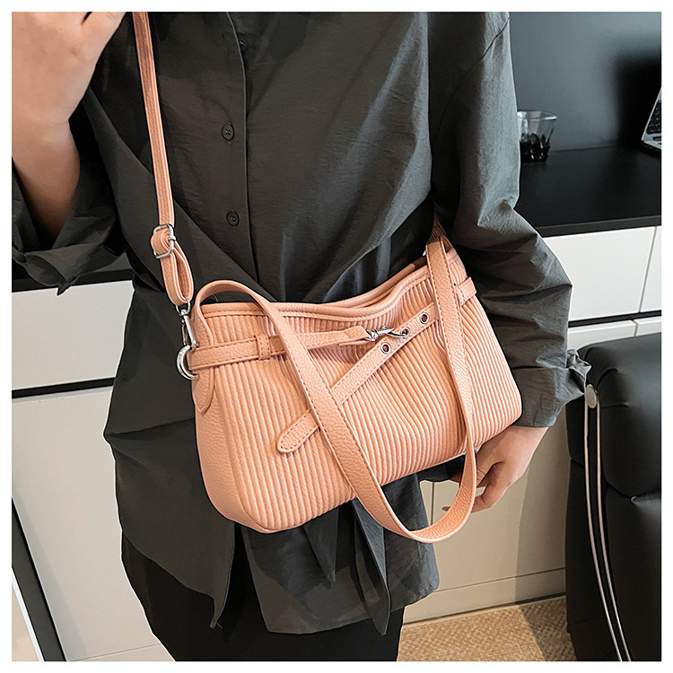 Large-capacity women's summer 2025 new fashion crossbody bag, Korean-style casual single-shoulder armpit commuting bag for work undefined