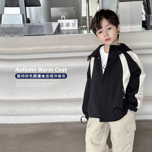 艾摩贝贝儿童2025春款帅气连帽休闲外套男女童宝宝拼色防水冲锋衣