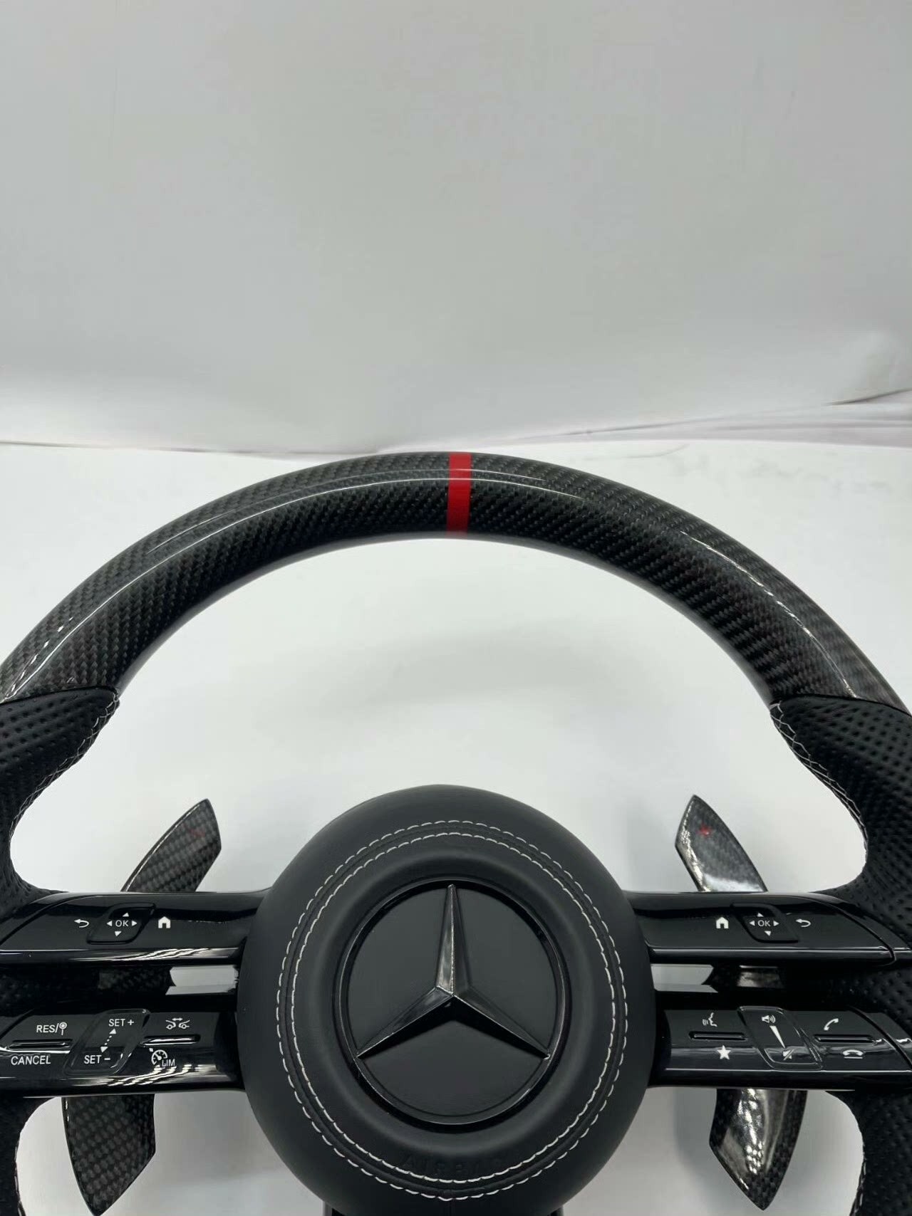 Mercedes-Benz W204 W205 modified dragonfly steering wheel, AMG-style carbon fiber and genuine leather options, available for cross-border supply