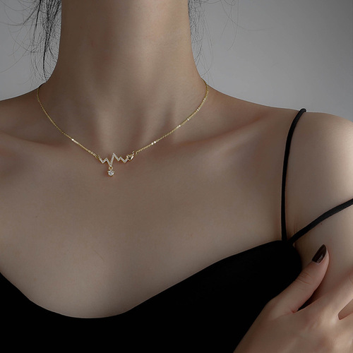 Japanese and Korean Style Summer New Heartbeat Necklace for Women, Unique and Trendy, Instagram Influencer, ECG Lock Chain, Choker Necklace