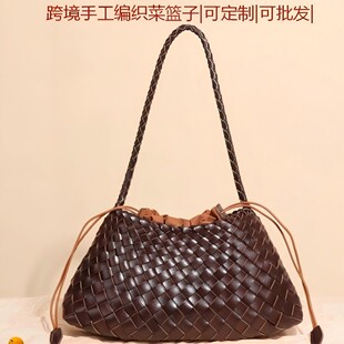 �羳����S�ֹ�����Ů���r��б����������ݾ����˻@��ĸ����