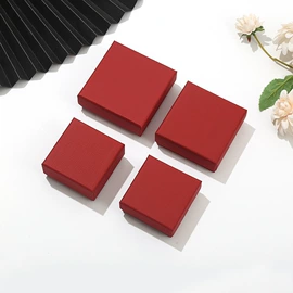 首饰包装;其他礼品包装;服装服饰包装