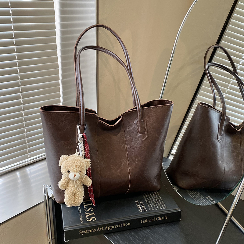 Bolso de trabajo de alto nivel, invierno 2024 nuevo estilo versátil bolso de hombro bajo la axila, bolso popular de este año