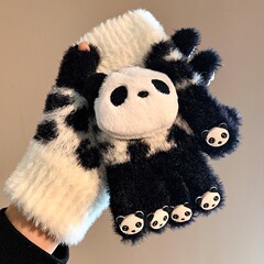 可爱小熊猫毛绒针织五指手套女冬季可触屏学生骑行电动车保暖加厚