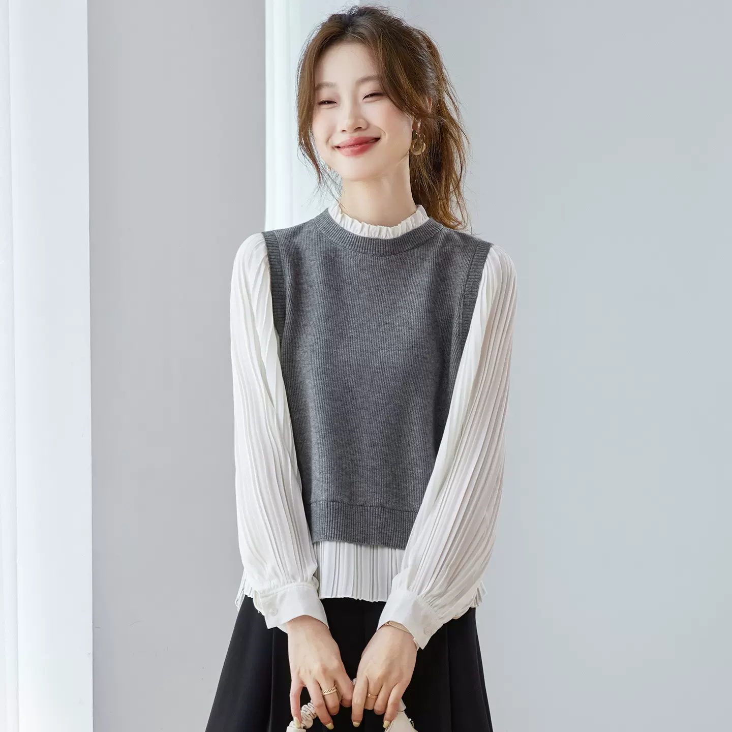 2025早秋新款女装时尚韩版撞色拼接木耳边领假两件针织衫气质上衣