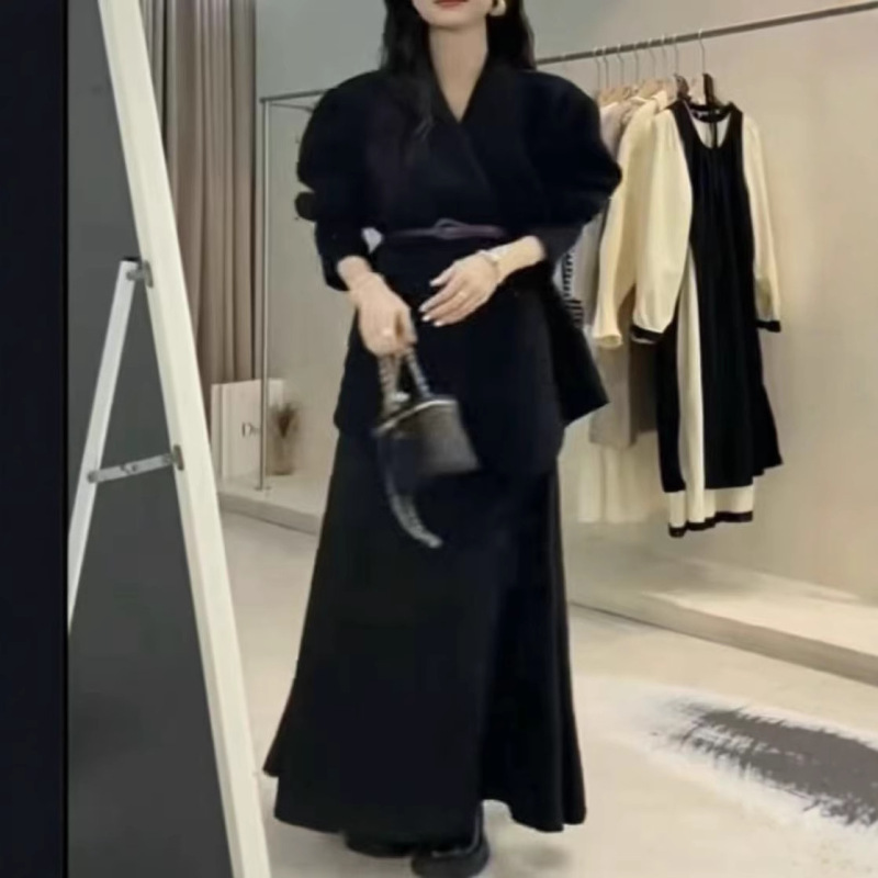 PH59830大爱美依缘2025秋冬新款黑色收腰毛衣外套半身裙洋气显瘦|undefined
