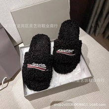 ����ëë��ЬŮ�⴩2024�¿��ﶬb�Ҵ̽���ĸ���ë��Ь�ٴů