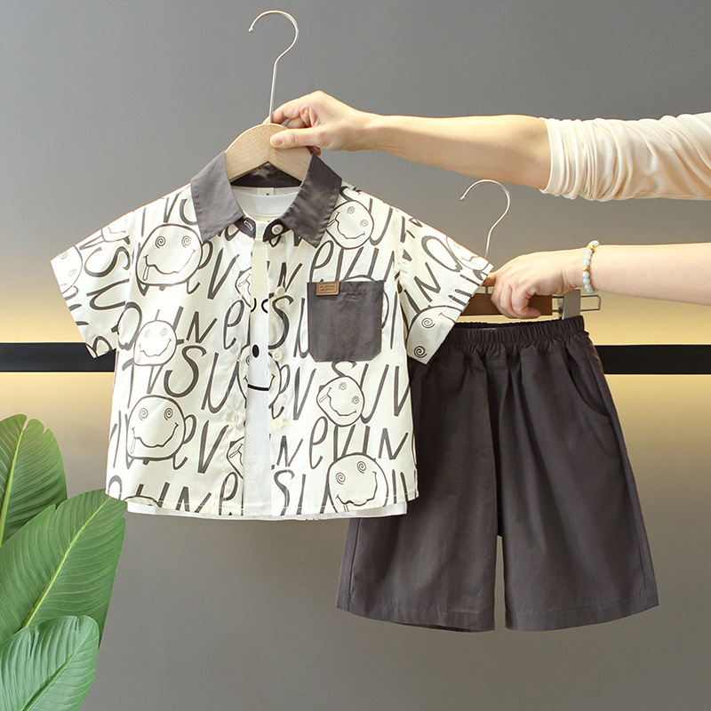 7869 Traje de verano para niños 2025 Nuevo estilo hermoso Camisa de verano para niños de tres piezas de manga corta para niños