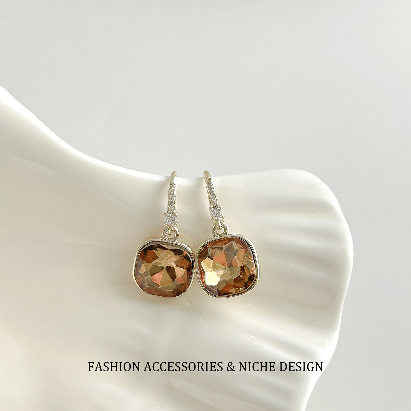 Retro Accessible Luxury Zircon Square Pendant Women's Earrings Fashion Niche Design Stylish Exquisite High-End Earrings