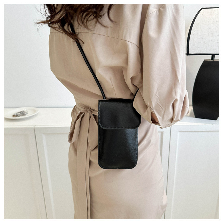Women's Pu Leather Solid Color Streetwear Square Magnetic Buckle Crossbody Bag display picture 3