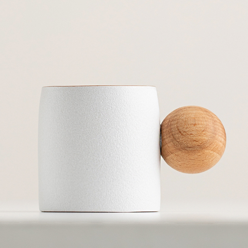 Mango de madera taza de café té taza de té gradiente esmalte exquisita cerámica pequeña taza de regalo caja de regalo traje al por mayor