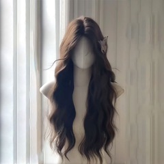 【Doll人形】かつらの女性の全頭カバーの女性シミュレーション人の髪の中に水の波紋の長いカールを分けます。