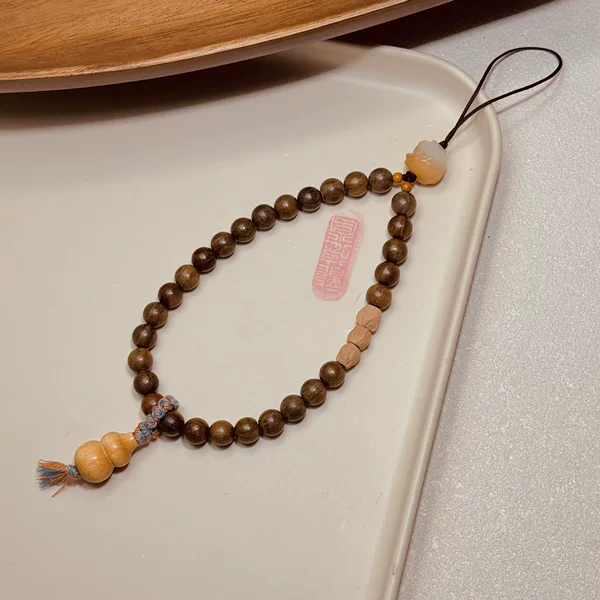 New green sandalwood phone chain, gourd-shaped phone charm, vintage decorative pendant, wooden short lanyard accessory