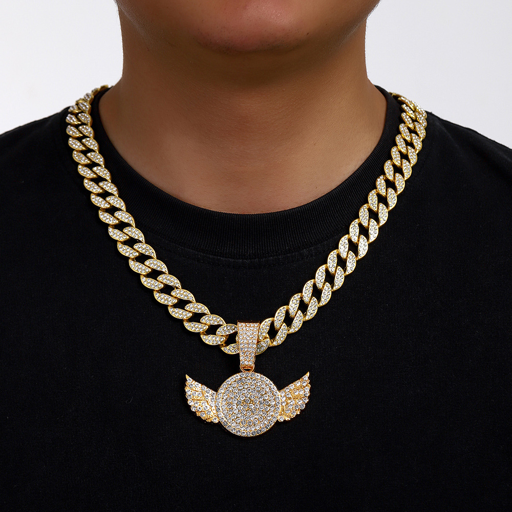Collar transfronterizo europeo y americano nicho de diseño de taladro colgante de alas para hombres y mujeres Amazon Hip Hop cadena cubana cadena de tenis