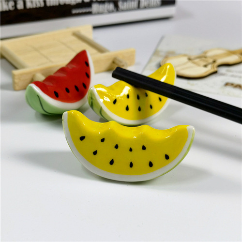 Ceramic watermelon table ornaments, cute, Japanese-style vegetable and fruit chopstick holder, chopstick holder, hotel restaurant table pen holder