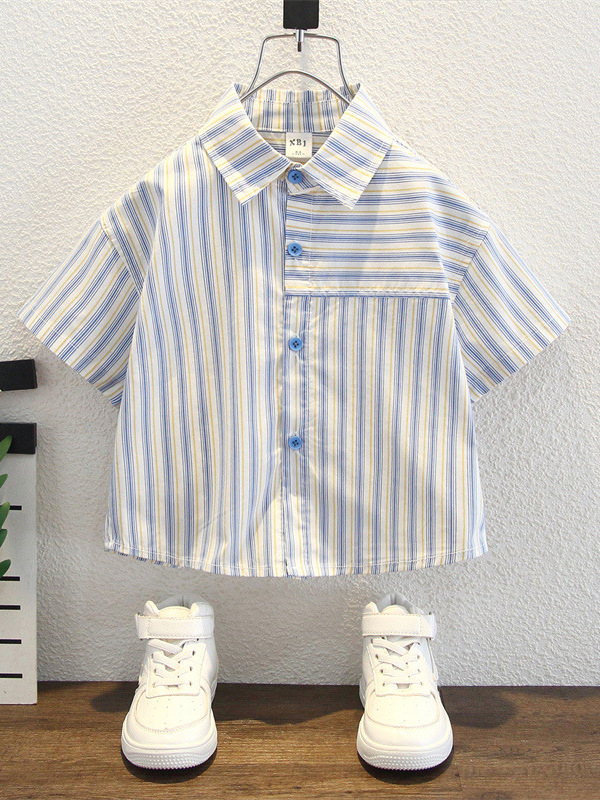 7960 Camisa de manga corta para niños de verano, hermosa blusa de solapa a rayas verticales para niños, camisa para niños pequeños y medianos, estilo de moda de verano