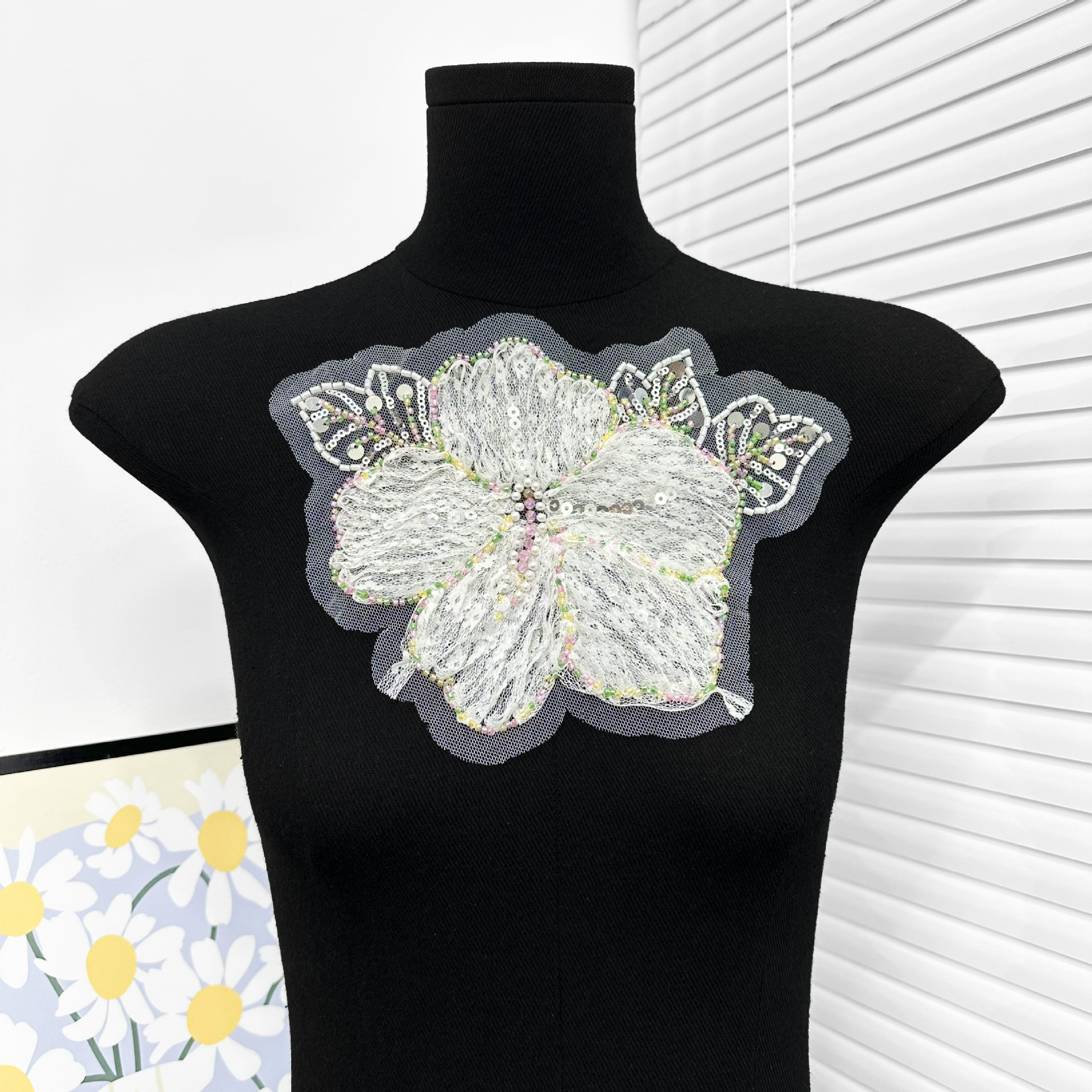 Nuevo bordado de perlas tridimensionales flor decal hilo de malla bordado tela de vestido de boda escenario accesorios de decoración fábrica directa