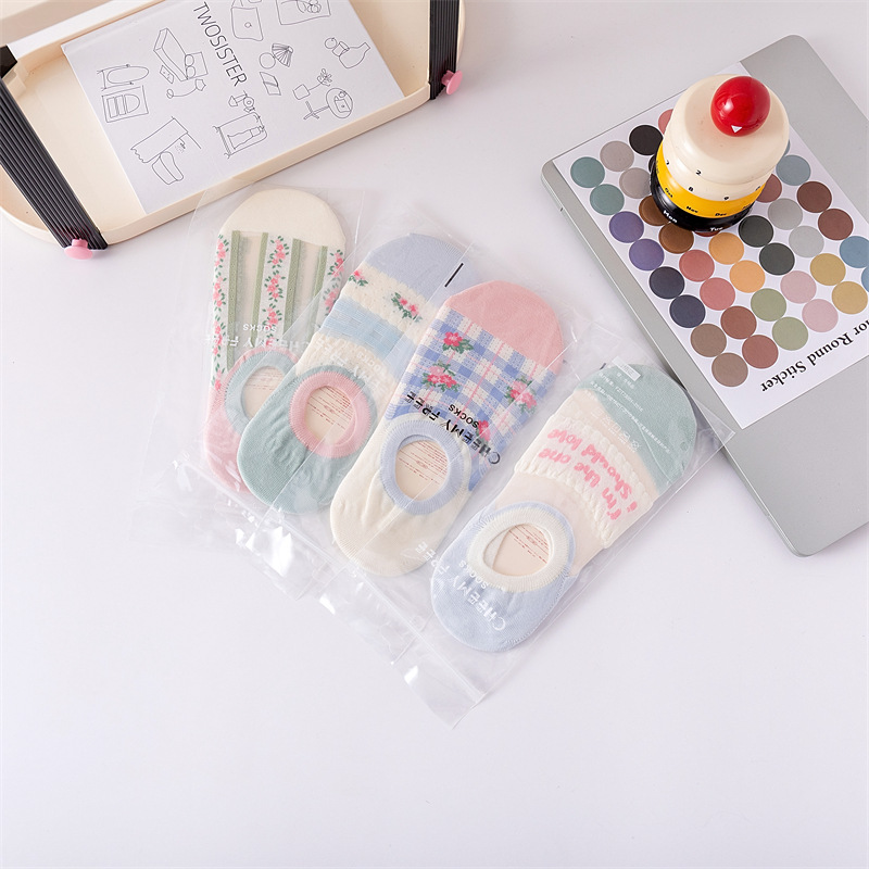Socks women's boat socks Japanese cartoon cute glass silk shallow women's socks spring and summer thin invisible socks short tube wholesale