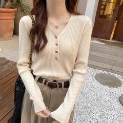 小香風の中にvネックの底のシャツを掛けます。秋冬の新型の高級感があります。