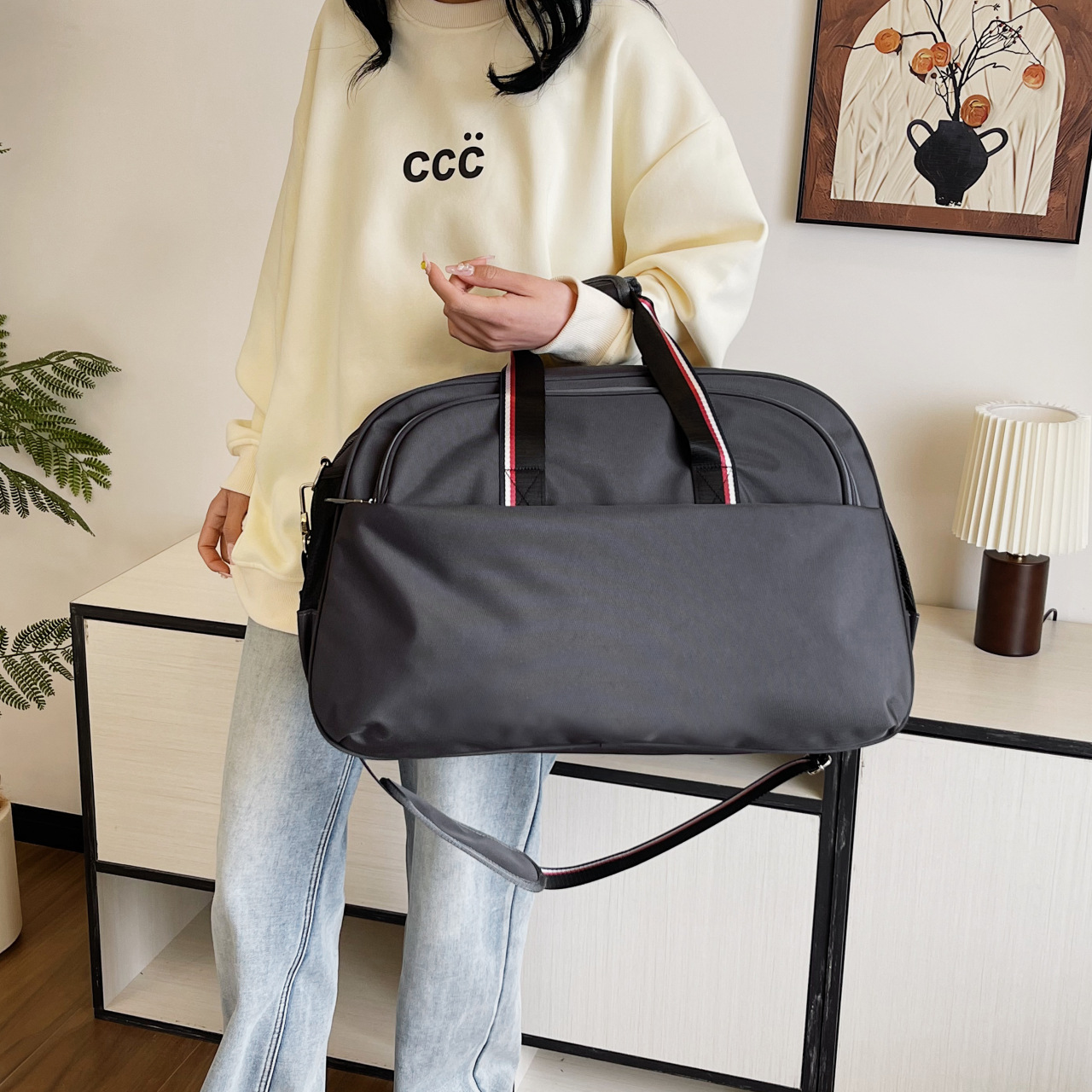 design capacious trend travel bag to go out