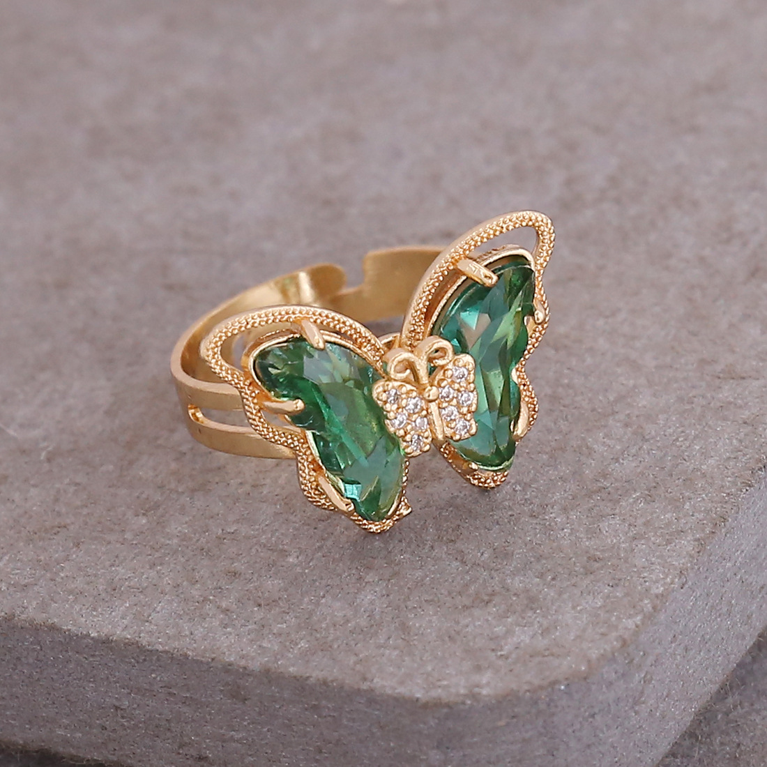 Retro Multi-color Three-dimensional Butterfly Copper Ring Wholesale Nihaojewelry display picture 10