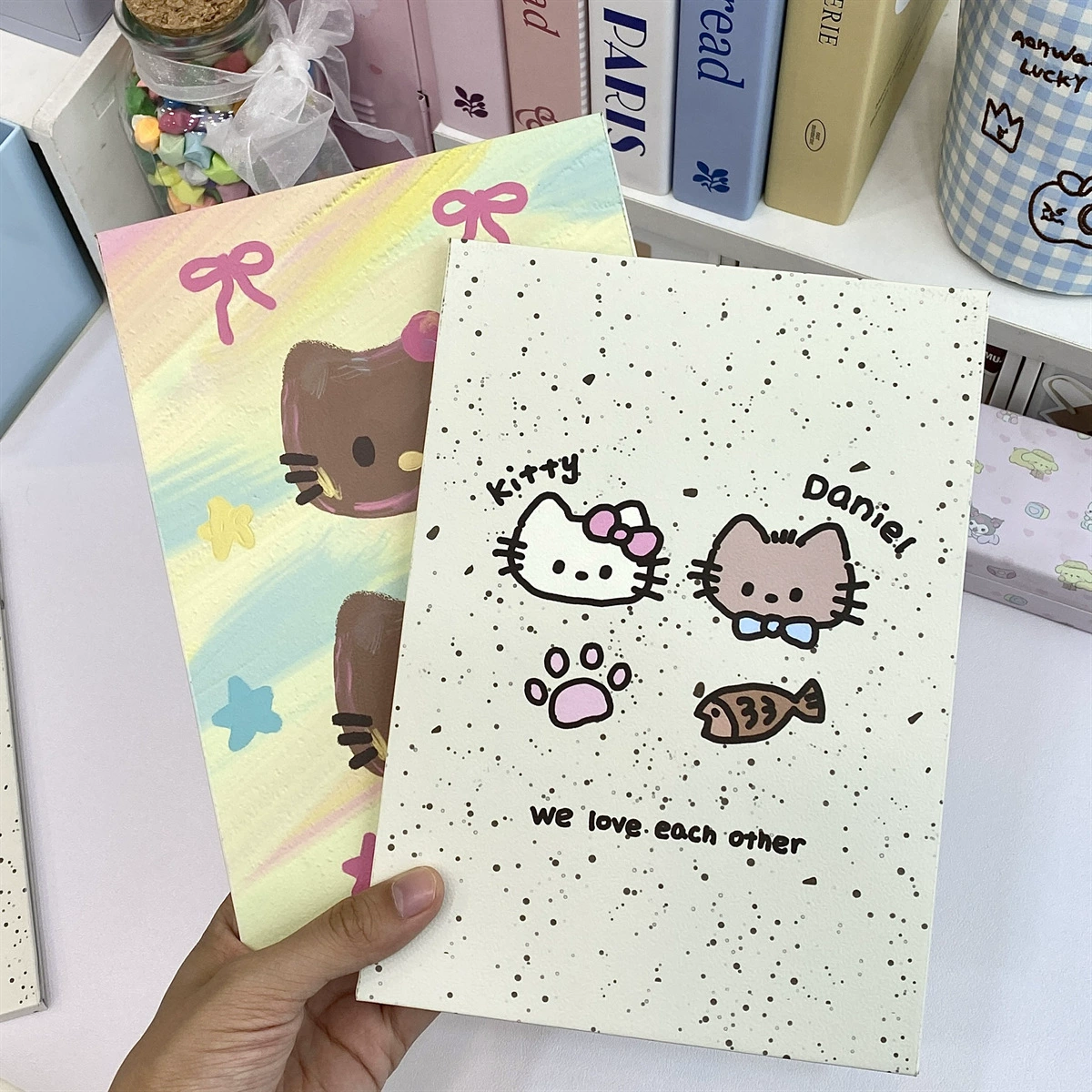 Genuine folding high quality cartoon cute table handheld mirror, kitten
