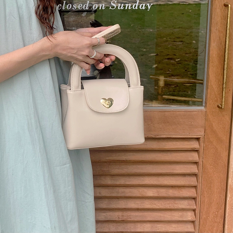 Sac à main coréen avec boucle d'amour pour blogueurs Instagram, même texture pour femmes, sac à bandoulière décontracté à la mode_voghion.com